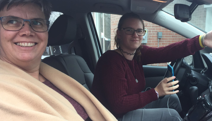 Susanne darf jetzt auch Auto fahren